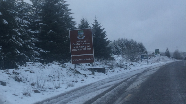 Snow lines the roads in Co Kerry. (Pic: Clarence Cullen)