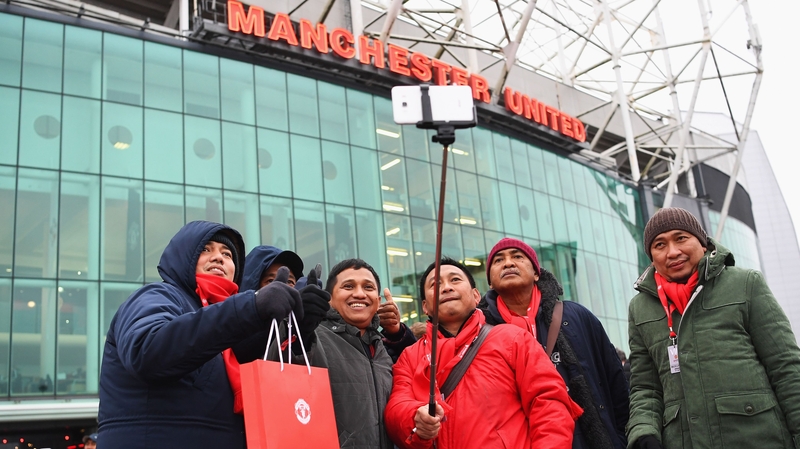 United fans gather ahead of the game