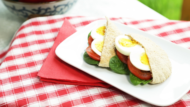 OP Trans: Mediterranean Breakfast Pitta, Servings: 1 Calories per portion: 250.