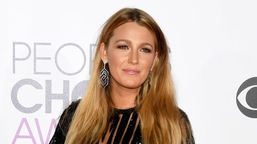 Awards season is in full swing and last night the People's Choice Awards took place at the Microsoft Theatre in Los Angeles. Jennifer Lopez and Blake Lively stole the spotlight at the red carpet and there were a few other gems. Check out the gallery.