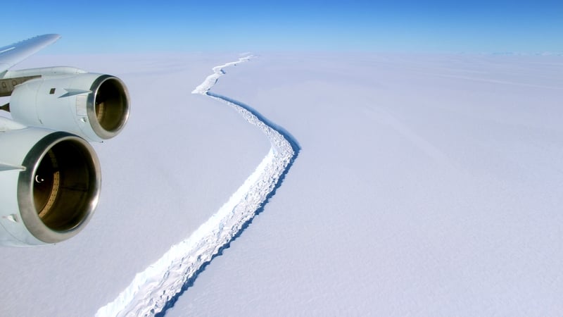 Just 20km of ice jnow connects the iceberg to the rest of the ice shelf