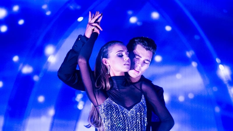 Dancing with the Stars: Thalia battles broken ribs