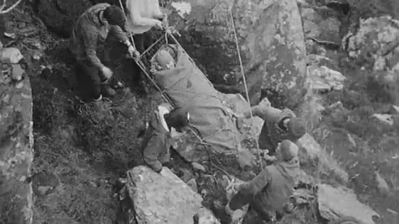 Mountain Rescue Manoeuvres