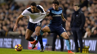 Mousa Dembele of Tottenham Hotspur battles for the ball with Fabio of Middlesbrough