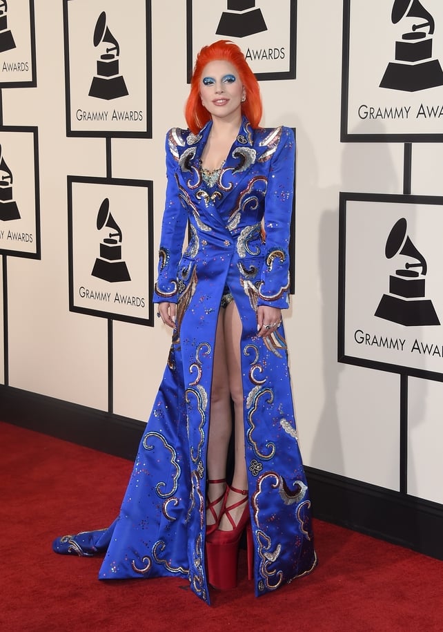 3. The singer wore a Bowie-inspired Marc Jacobs dress to the 2016 Grammy Awards as a tribute to the pop icon.