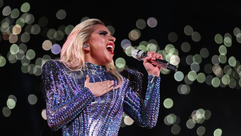 Bad ro-dance: Gaga comes a cropper in Las Vegas