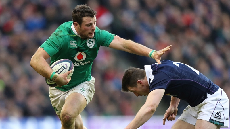 Robbie Henshaw in action at Murrayfield