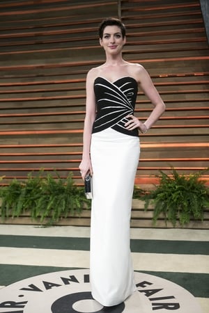 Anne wearing a beautiful black and white Viktor & Rolf bustier dress at the 2014 Vanity Fair Oscar Party.