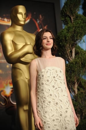 Natural and pretty, Anne Hathaway in a Chloe dress at the Oscars Nominees Luncheon in 2009.