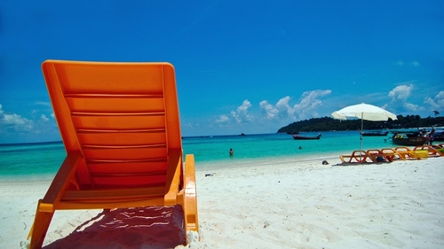 Holiday and Hotel Specials from Travelfinders **Branded Content.