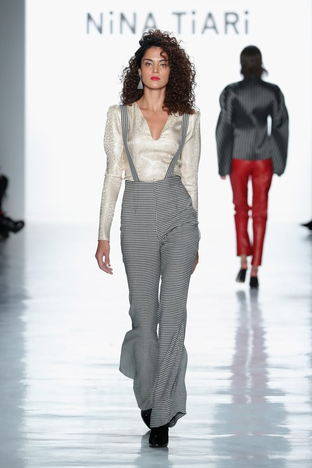 February 13 Day 5: Shimmering blouse and wide pants... Seventies mood at the Nina Tiari fashion show.