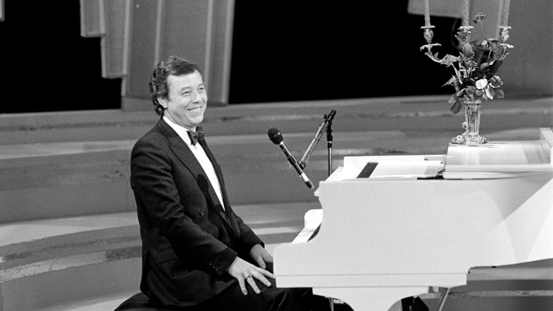 Peter Skellern appearing on RTÉ television in 1986. Picture: RTÉ Archives