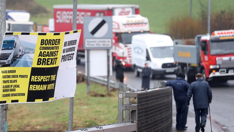 Comhpháirtíocht nua chustaim á moladh ag Rialtas na Breataine