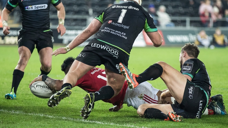 Francis Saili touches down for Munster approaching half-time