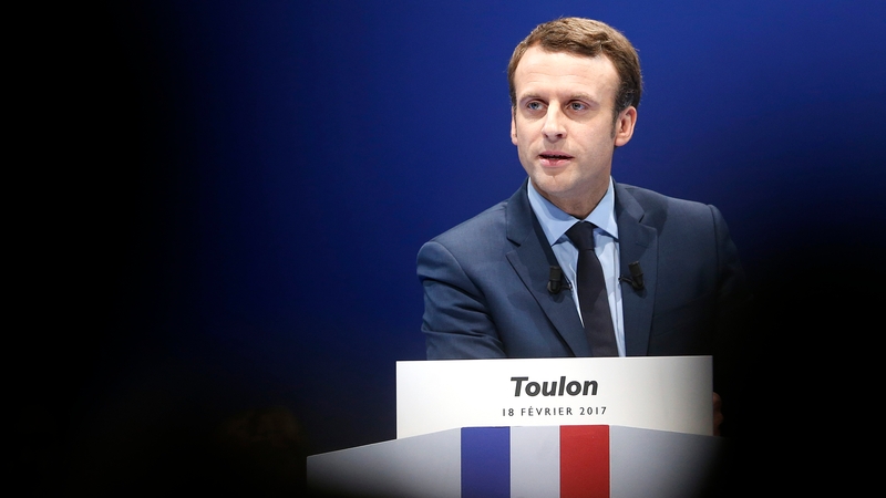 Pro-Europe candidate Emmanuel Macron has accused Moscow of being behind a flurry of cyber attacks on his campaign website