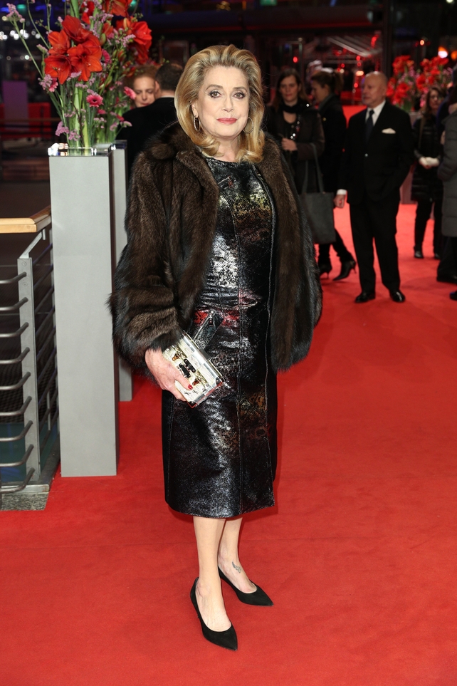 French icon Catherine Deneuve in fur coat and shiny dress for 'The Midwife' Premiere. An eternal beauty.