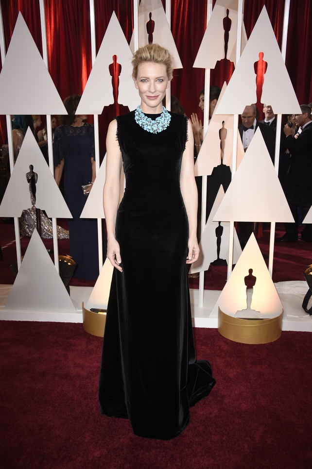Cate went back to black in 2015 wearing a Maison Martin Margiela gown, enhanced by a turquoise necklace.
