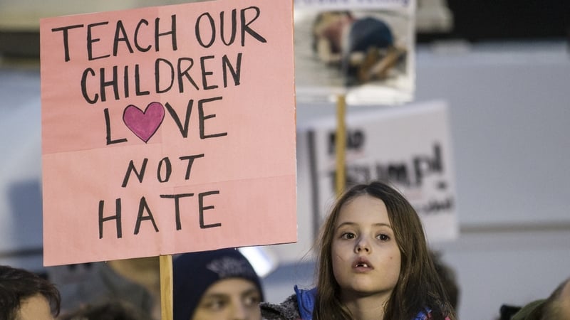 Activists rally in support of muslims in the US city of Seattle