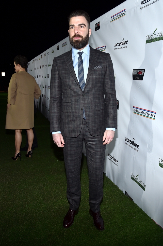 Zachary Quinto knows how to wear a suit. He looked exceptionally slick at the awards last night.
