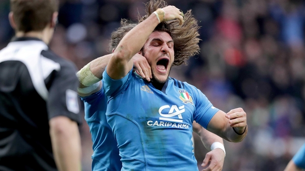 Giovanbattista Venditti's try gave Italy a half-time lead