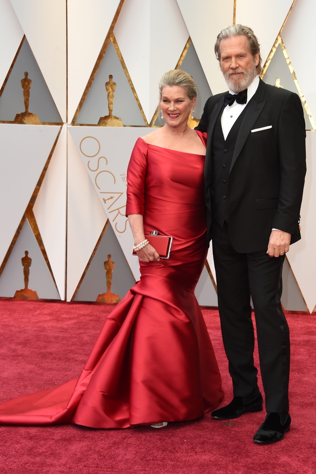 Nominee for Best Supporting Actor 'Hell or High Water' Jeff Bridges and Susan Geston.