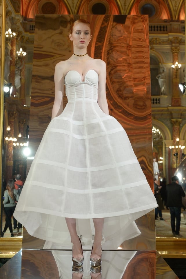 This Paule Ka number reminds us of Christian Dior's fifties' collection. This dress is made for the modern Grace Kelly! (Kate Bosworth would love it)