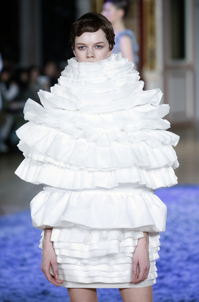 Well, we're not sure we can wear everything Anrealage creates but this froufrou dress is very impressive all the same!