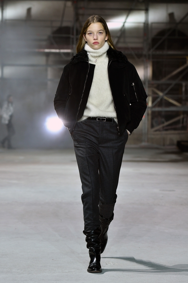 Velvet coat, fluffy jumper and straight trousers. This Saint Laurent boyish style is just perfect.