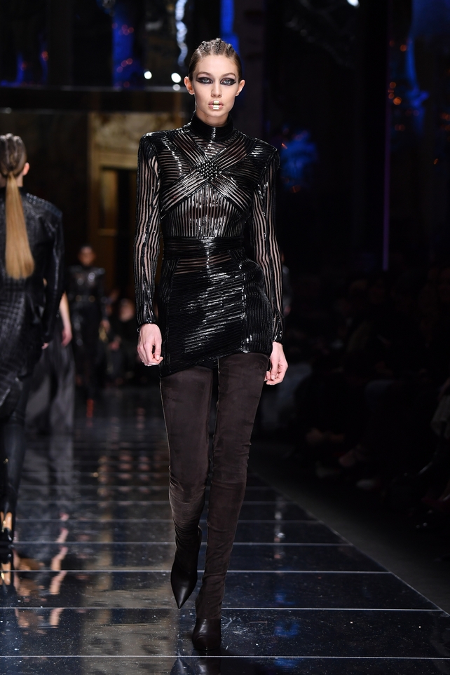 Gigi Hadid twinning with Kendall at the Balmain Fashion Show!