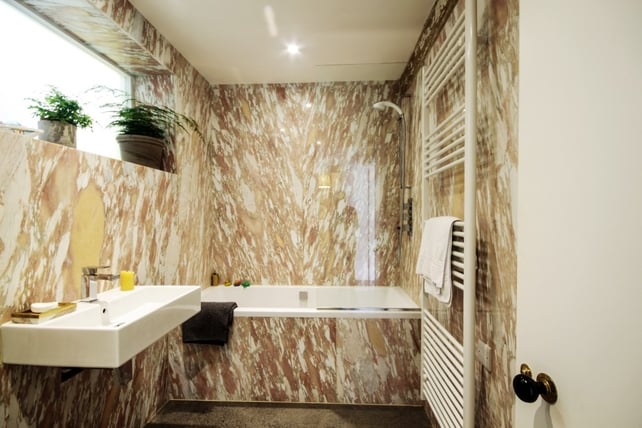 This gorgeous marble bathroom blew the judges away.