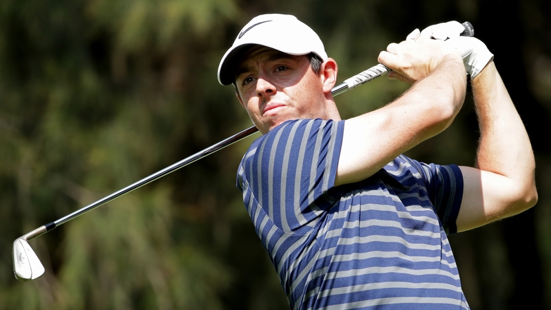 Rory McIlroy sot a second round 65 to move to the top of the leaderboard in Mexico