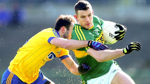Shane Enright in possession for Kerry