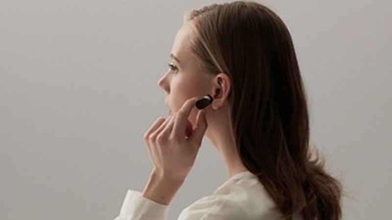 Xperia Ear can read notifications, take dictations, play music and more