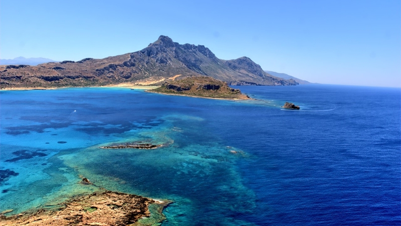 Holiday and Hotel Specials from Travelfinders **Branded Content.