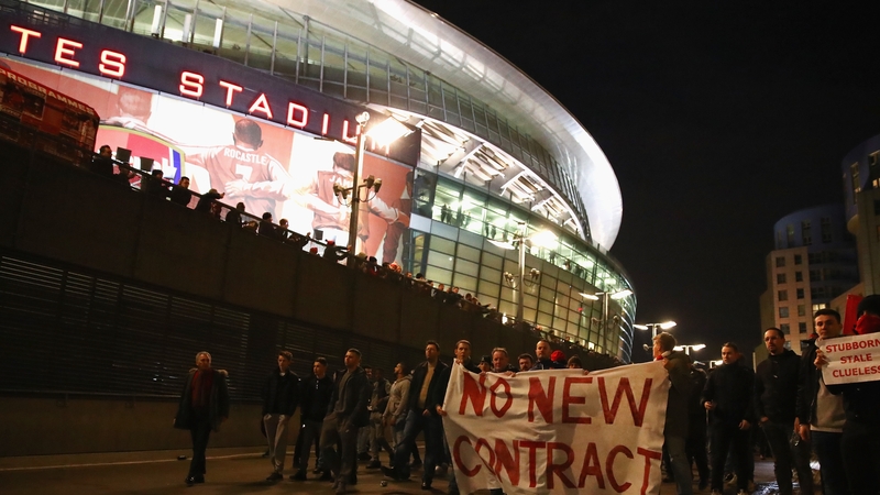 Fans protesting outside the Emirates before the Bayern Munich game