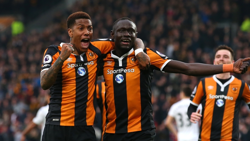 Abel Hernandez and Oumar Niasse celebrate at KCOM Stadium