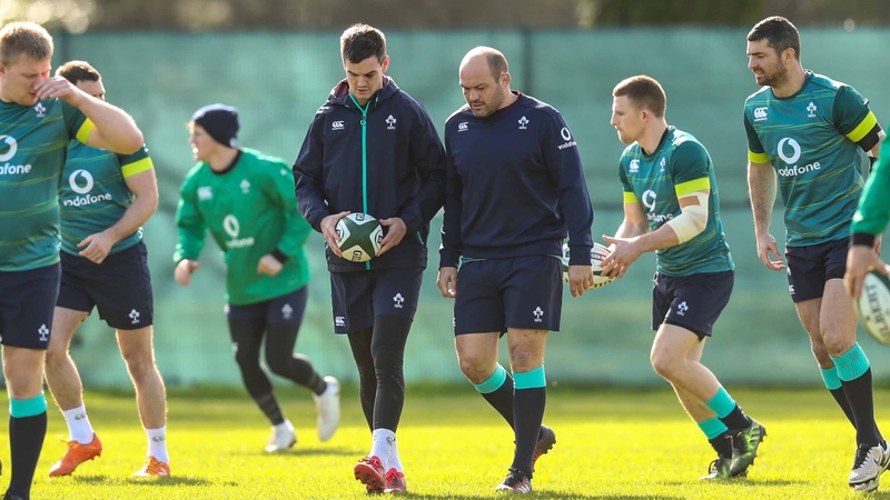 Jonathan Sexton and Rory Best having a quiet word during training