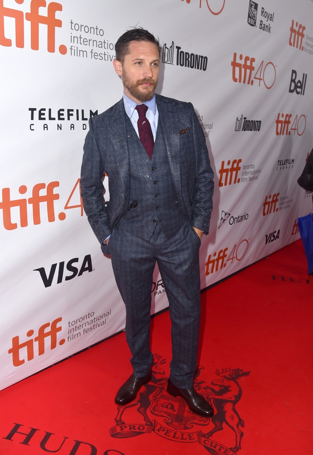 A gorgeous three-piece suit at the 2015 Toronto International Film Festival. Tom looks very dapper with his statement tie.