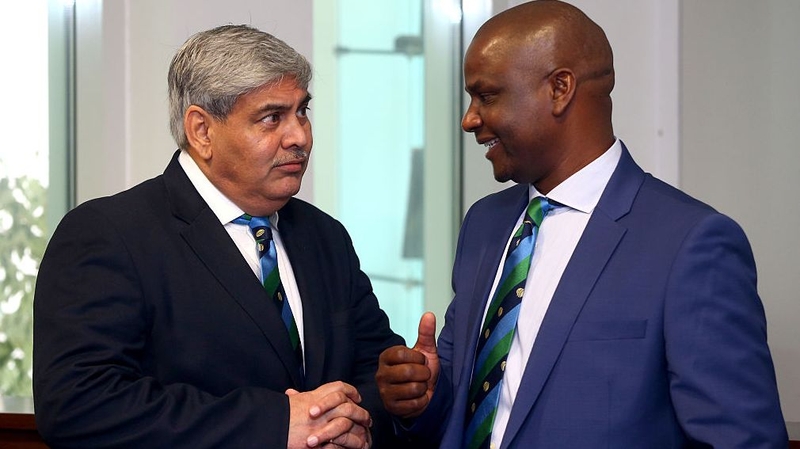 Shashank Manohar (L) pictured with Chairman Zimbabwe Cricket Tavenwa Mukuhlani