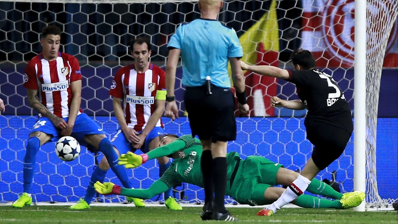 Atletico Madrid's Jan Oblak and opposite number Bernd Leno were sensational between the sticks at the Vicente Calderon