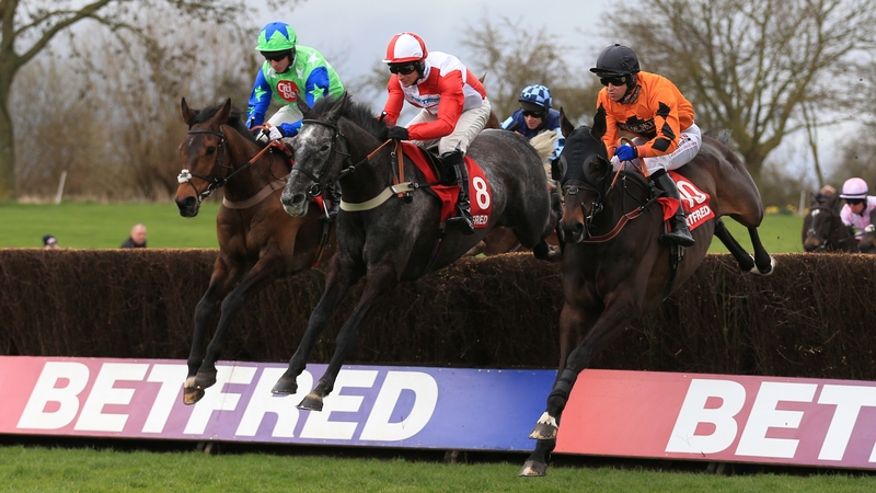 American (left) en route to winning for Noel Fehily
