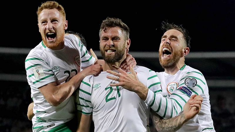 Daryl Murphy (C) celebrating his leveller in Serbia