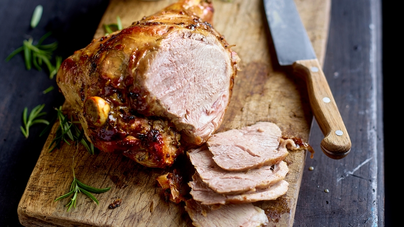 Leg of Lamb with Garlic and Rosemary