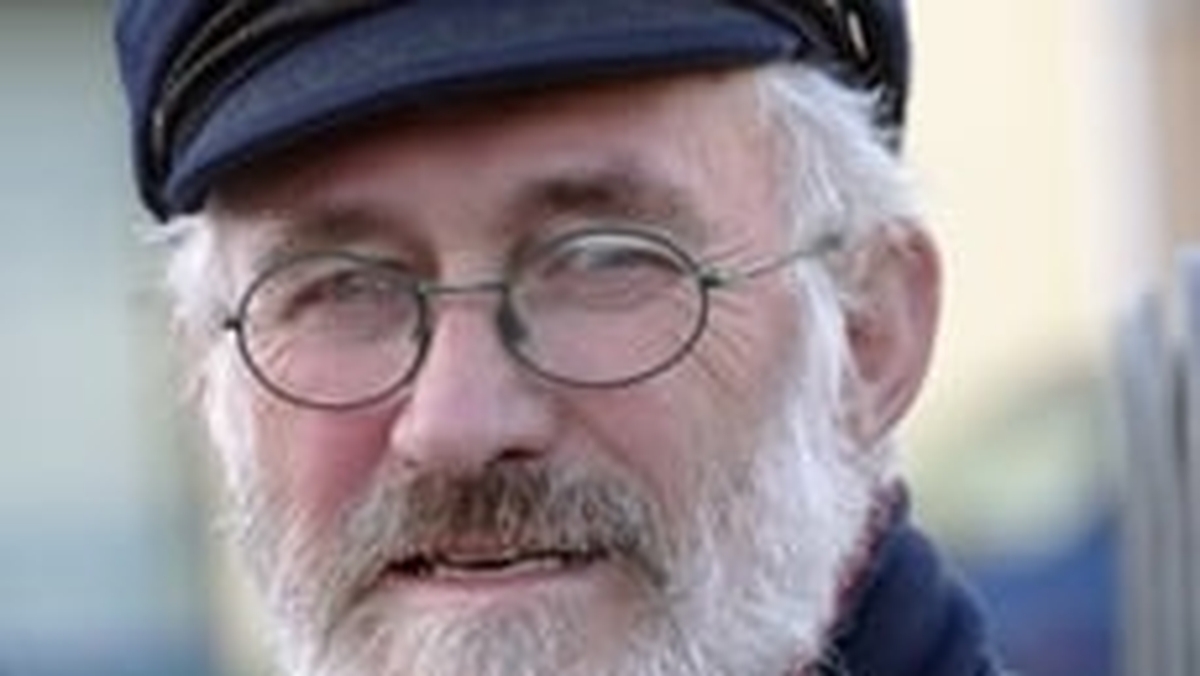 Donncha Ó hÉallaithe.