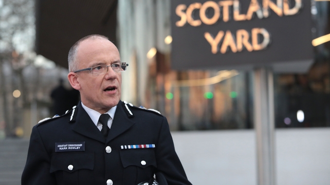 Acting deputy commissioner Mark Rowley gives an update to media after today's attack