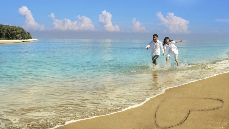 Holiday and Hotel Specials from Travelfinders **Branded Content.