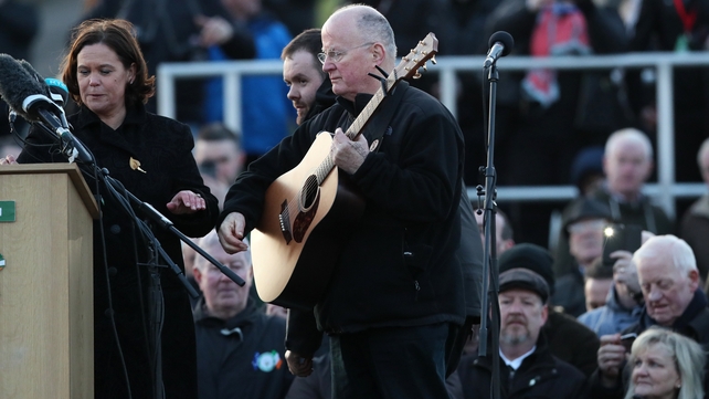 Christy Moore sang the final song at the graveside