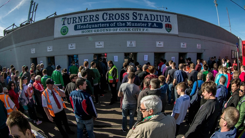 Cork have signed defender Sean McLoughlin