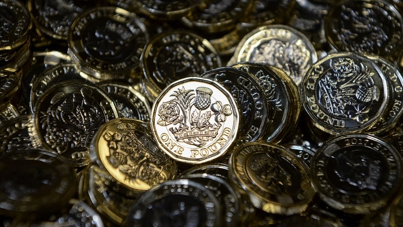 UK employers on average expected to raise basic pay awards in the year ahead by 1%