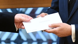 Letter informing the EC of Britain's intention to leave EU handed to Donald Tusk